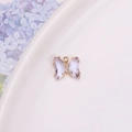 Pendentif papillon en or 14k avec ailes en cristal lavande et détails en diamant - Violet cristal
