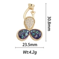 Vue détaillée du pendentif floral plaqué or 18k avec coquillages mauves et zircons - Pendentif Fleur Trèfle Violet (DZ292)