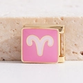 Roze emaille Ram sterrenbeeld bedel in goud voor Italiaanse modulaire armband - Ram Stijl (MK-2281)