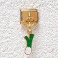 Detail of Italian charm link featuring a green scalloped onion pendant in gold finish - Green Onion Design (GMKDZ-502)