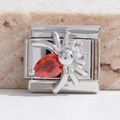 Détail macro du maillon Italian Charm avec araignée en acier et zircon orange brillant - Pierre Précieuse en Forme d'Araignée (MK-2621)