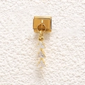 Close-up of gold modular charm with three vertical triangle zircons and claw setting - Transparent Triangle Cut Stone (MKDZ-835)