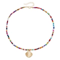 Collier bohème en perles colorées avec pendentif coquillage doré pour look d'été - Coquillage