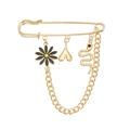Broche de imperdible dorado con margarita esmaltada, corazón y colgantes de serpiente - Estilo Margarita Corazón Serpiente (ZW2861)
