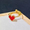 Anillo ajustable de titanio dorado con corazón rojo y borde de cuentas perladas - Abierto Ajustable / Corazón Rojo