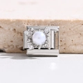 Italienisches Charm-Glied mit weißer Perle und funkelnden Zirkonia-Kristallen in Silber - Perlensternlicht Stil (MK-3144)