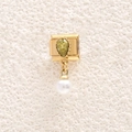 Italian charm link with pear-cut green gemstone and white pearl drop in gold finish - Light Green Pear Gemstone (MKDZ-936)