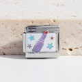 Charm italiano componibile con rossetto viola e stelle su base smaltata bianca - Rossetto Viola (MK-288)