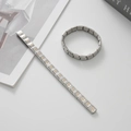 Dettaglio del bracciale modulare italiano con motivi a stella e maglie elastiche - Stile Stella Svuotata (BD-64) / Colore acciaio