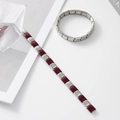 Dettaglio di bracciali modulari in acciaio inossidabile con maglie argento e bordeaux - Cinturino Viola e Argento (BD-291) / Viola Scuro e Argento Bicolore