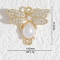 Vue macro montrant les dimensions d'un connecteur de bijoux insecte doré avec perles - Abeille Perle Artificielle (DZ-3206)