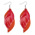 Détail de boucles d'oreilles feuilles double couche avec imprimé plume et cuir orange - Imprimé Plume Rouge Rose (JE0090J)