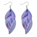 Détails de boucles d'oreilles plume double couche en cuir violet et motifs feuilles - Imprimé Violet Rose Bleu (JE0090C)