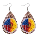 Boucles d'oreilles en cuir avec imprimé léopard et motif tournesol drapeau américain - Style Imprimé Léopard Tournesol (JE0806A)
