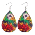 Détail de boucles d'oreilles en cuir en forme de goutte avec motifs crâne et Halloween - Style Citrouille Squelette (JE1000F)