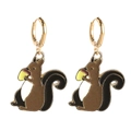 Pendientes asimétricos de ardilla con bellota en acabado de esmalte dorado - Ardilla con Bellota (JE0998C)