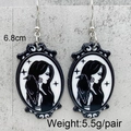 Gothic Acryl-Ohrringe mit Krähen-Silhouette, 6,8 cm lang und 5,5 g pro Paar schwer - Hexenprofil und Rabe (JE1050A)