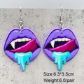 Halloween acryl oorbellen met paarse vampierlippen en blauwe vloeistofdruppels - Paars Vloeibaar Rode Lippen Stijl (JE1089B)
