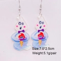 Spook oorbellen van paars acryl met ijs en schedel detail, afmeting 7x2,5cm - Lichtpaars Spook Met Ijs Stijl (JE1096A)