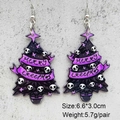 Gotische lila Acryl-Weihnachtsbaum-Ohrringe mit Merry Creepmas und Totenkopfmustern - Lila Gruseliger Weihnachtsbaum (JE1135B)