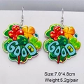 Bunte St. Patrick's Day Holzohrringe mit Kleeblättern und GOOD-Schriftzug-Details - Mehrfarbiger geschichteter Kleeblatt GOOD-Stil (JE1205A)