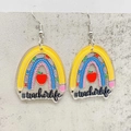 Boucles d'oreilles enseignant en acrylique avec design arc-en-ciel et texte créatif - Style Crayon Arc-en-Ciel Cœur Pomme (JE1272B)