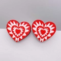 Pendientes de corazón en madera roja con diseño de llama blanca para San Valentín - Estilo Corazón Radial Rojo Blanco (JE1199G)