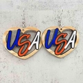 Pendientes de corazón de madera con letras USA y colores de bandera americana - Estilo de Corazón USA (JE1325B)