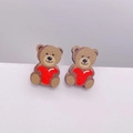 Pendientes de madera con osito marrón y corazón rojo para el día de San Valentín - Estilo Oso de Peluche con Corazón (JE1199L)