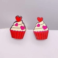 Pendientes de madera con diseño de cupcake y corazones rosas y rojos para San Valentín - Estilo Cupcake con Base Roja (JE1199W)