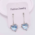 Boucles d'oreilles pendantes argentées avec pendentif cœur au dégradé bleu-violet nacré - Boucles d'Oreilles Longues Pendantes Cœur Iridescent Argent (JE1408N)