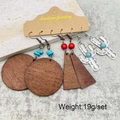 Set di tre paia di orecchini stile cowboy con legno, perle turchesi e ciondoli cactus - 3 Paia Per Set / Stili Legno Tondo e Cactus (JE1311L)