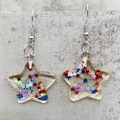 Independence Day star drop earrings with USA flag colored sequins in clear resin - Sequin Pentagram Style (JE1553G)