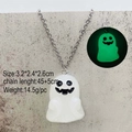 Collar fantasma luminoso 3D con colgante de resina blanca para joyería de Halloween - Collar de Fantasma Grande Lindo (JE1407F)
