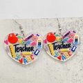 Boucles d'oreilles cœur pour enseignante avec crayons et lettres ABC en acrylique - Style Motif Enseignant Cœur (JE1271A)