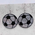 Boucles d'oreilles football en acrylique avec paillettes argentées pour le sport - Style Disque de Football à Paillettes Argentées (JE1607B)