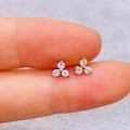 Three-stone cluster zircon screw-back labret studs in silver and gold finishes - Three-Stone Cluster Shape (JE1653K)