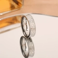 Bague en acier titane 18k doré avec motif d'écailles de dragon et texture nid d'abeille chic - US 5 / Acier