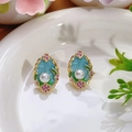 Pendientes ovalados vintage con perla, marco dorado y flores de esmalte azul claro - Estilo de Cuenta Floral Ovalada de Esmalte Azul Claro (Primavera 0008)