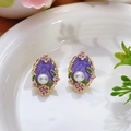 Pendientes vintage de flor en esmalte púrpura con una perla blanca central - Estilo de borde floral 3D de esmalte púrpura (Primavera 0009)