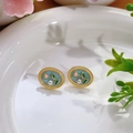 Pendientes ovalados de estilo vintage con esmalte azul, flores rosas y perlas blancas - Esmalte Azul Claro Ovalado Estilo Capullo Rosa (Primavera 0026)
