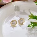Pendientes dorados vintage de estilo francés con perlas blancas y hojas verdes - Estilo de perla artificial hueca ovalada dorada
