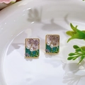 Pendientes vintage franceses de esmalte rectangular con flores violetas y perlas - Estilo de perla artificial floral rectangular verde azulado (Primavera 0062)