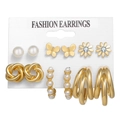 6-teiliges Set goldene Ohrringe mit Perlen, Schmetterlingen und Creolen auf Displaykarte - Gold Perle Schmetterling Kollektion (HS0038-26)