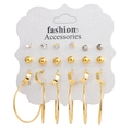 Lot de 9 paires de boucles d'oreilles dorées avec strass et créoles sur carte grise - Assortiment de Boucles d'Oreilles Multi-Styles (HS1957-8)