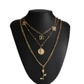 Parure de colliers dorés à trois couches avec papillon, pendentif pièce et motif rose - Style Triple Couche Papillon Pièce Rose (17)