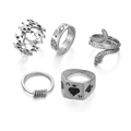 Detailansicht des 5-teiligen Gothic-Ring-Sets mit Schlange, Flamme und Poker-A Motiven - Engel Schlange Kollektion (HS353-12)