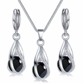 Parure de bijoux argentée avec gemmes noires en goutte d'eau et zircons étincelants - Zircon Noir