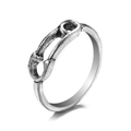 Vintage zilveren veiligheidsspeld ring met een geoxideerde punk afwerking - Vintage Veiligheidsspeld (HZS2368-13)