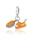 Dettaglio macro del ciondolo tacchino e torta di ringraziamento in argento S925 e cristalli - Set Tacchino e Torta
